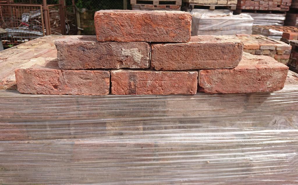 <p>Reclaimed Handmade Bricks from Poole</p><p>1,500 in stock